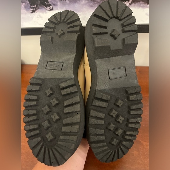 Size 9 faux leather platform MIA boots - Picture 2 of 7